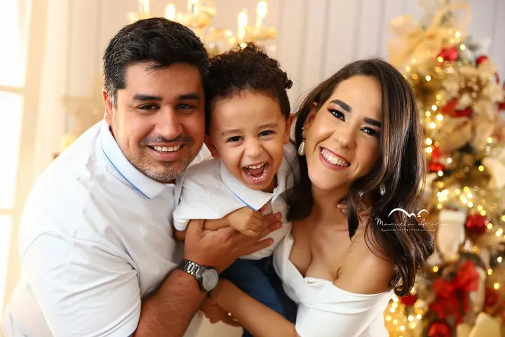 Ensaio de família com luz LEDWindow · @manuelaarruda