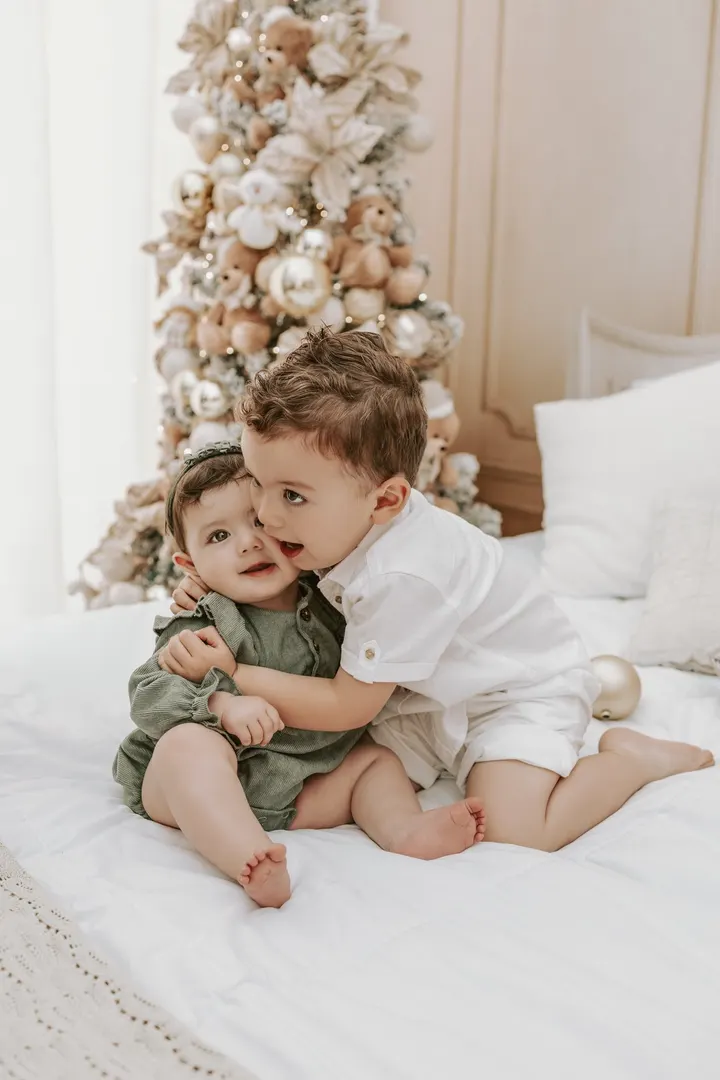 Ensaio infantil com luz LEDWindow · @belferreiraphoto