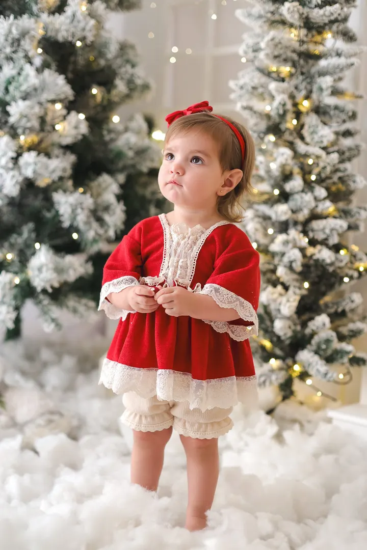 Ensaio infantil com luz LEDWindow · @lisnostranifotografiainfantil