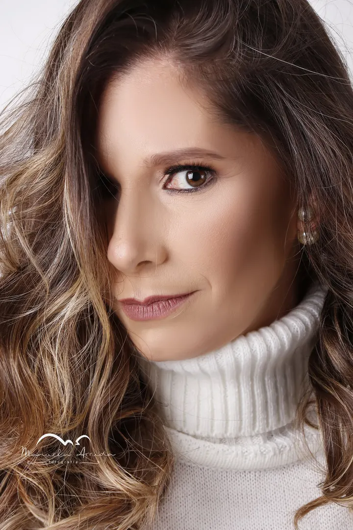 Portrait with LEDWindow light · @manuelaarruda